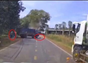 Camera hành trình ghi lại cảnh tài xế xe tải nghi cố tình cán lên người khiến nạn nhân tử vong sau va chạm